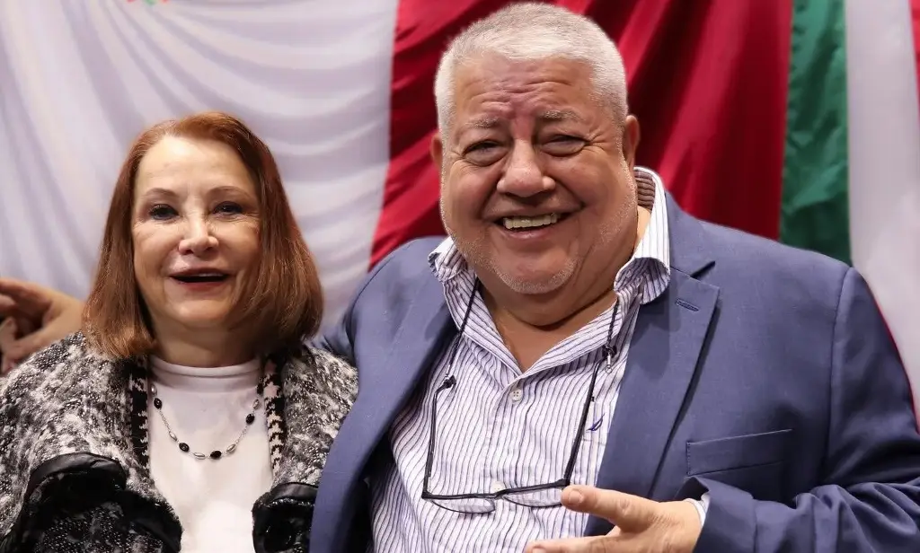Manuel Huerta alza la mano; confiesa que quiere ser presidente del Senado